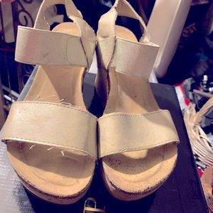 Pierre Dumas wedge heels